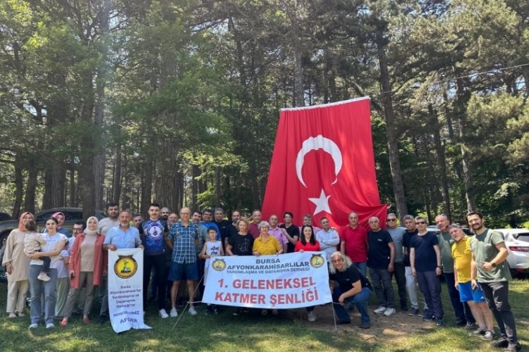 Bursa Afyonkarahisarlılar Derneğince Katmer Şenliği d&uuml;zenlendi
