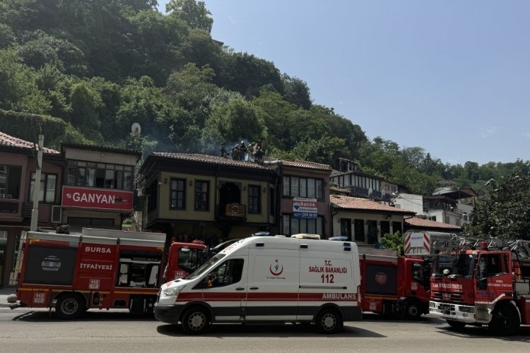 Bursa'da Altıparmak Caddesi'nde yangın!