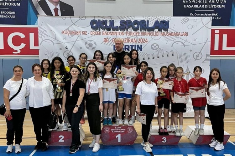 Osmangazili badmintonculardan T&uuml;rkiye şampiyonluğu