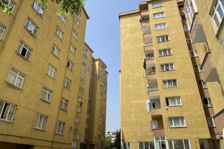 İstanbul'da sitenin  kolonlarında &ccedil;atlama oldu! Karot &ouml;rneği alındı