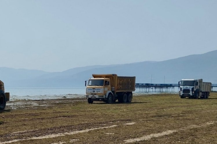 Bursa İznik G&ouml;l&uuml; sahilinde beklenen &ccedil;alışmalar başladı