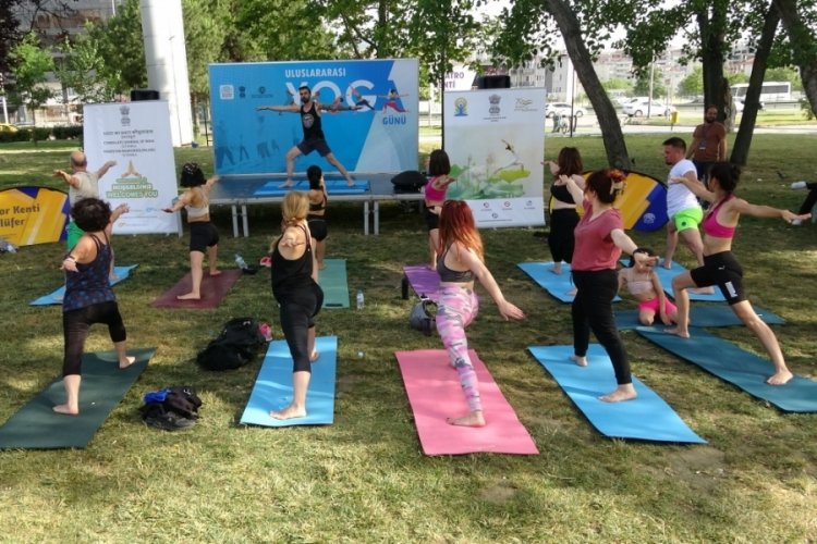 Bursa'da 'Uluslararası Yoga G&uuml;n&uuml;' etkinliği