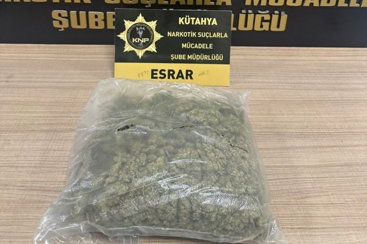 K&uuml;tahya'da aracında madde bulunan şahıs g&ouml;zaltına alındı