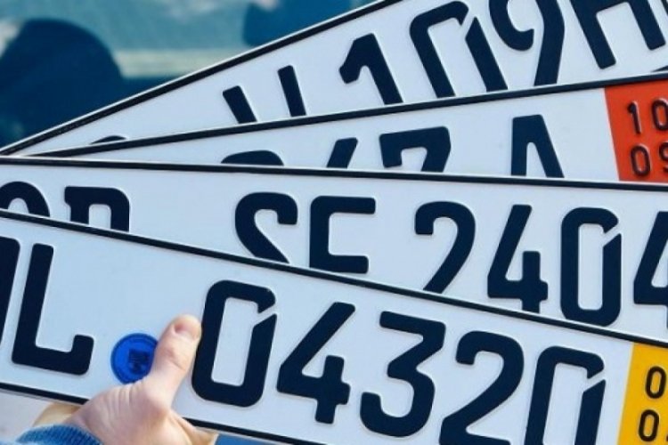 Bakanlık yabancı plaka ile &uuml;lkeye gelecek kişilerin dikkat etmesi gereken konuları a&ccedil;ıkladı