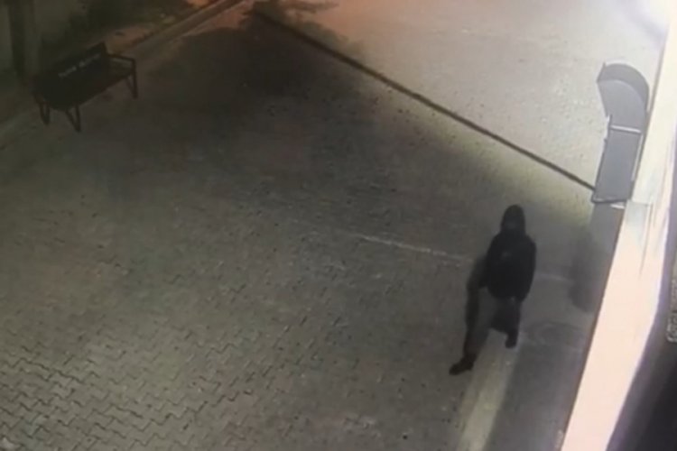Bursa'da 5 okulu soyan hırsız yakalandı!