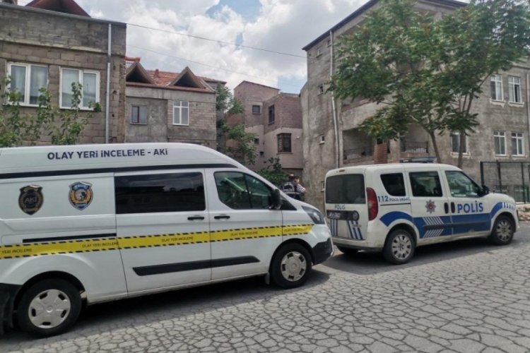 Kayseri'de s&uuml;t kovasına d&uuml;şen bebek yaşam m&uuml;cadelesini kaybetti