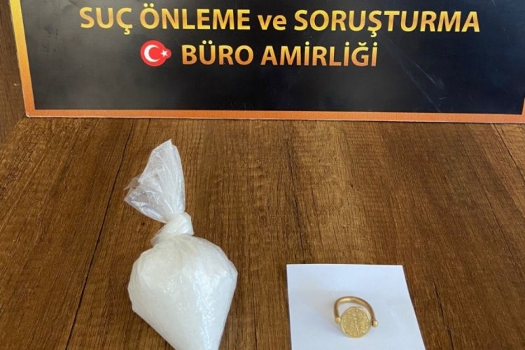 Hatay'da polisin ş&uuml;phe &uuml;zerine durdurduğu şahsın &uuml;zerinden tarihi y&uuml;z&uuml;k &ccedil;ıktı