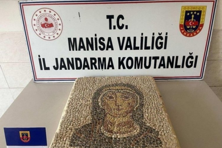 Manisa'da 2 bin yıllık Meryem Ana fig&uuml;rl&uuml; mozaik ele ge&ccedil;irildi