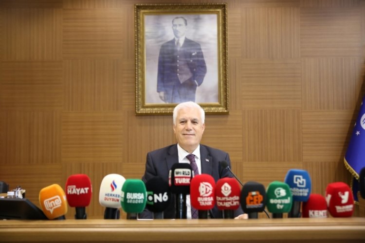 Başkan Bozbey'den Bursaspor taraftarına 'Tahta a&ccedil;ılacak' m&uuml;jdesi