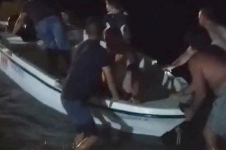 Denizin ortasında can pazarı: Zamanla yarıştılar