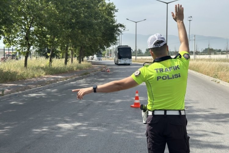 Bursa'da yaklaşan bayram &ouml;ncesi otob&uuml;sler teker teker durduruldu