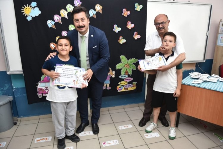 Yenişehir Belediye Başkanı &Ouml;zel karne sevincine ortak oldu