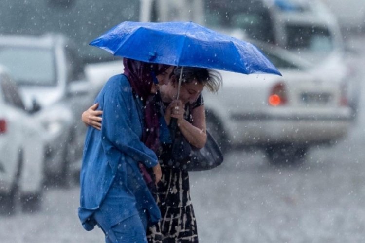 Meteoroloji'den Doğu ve Batı Karadeniz i&ccedil;in fırtına uyarısı