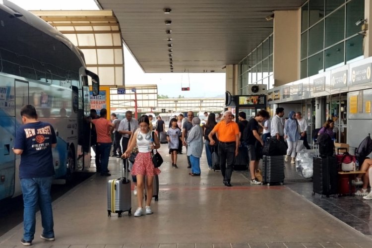 Bursa Terminal'de bayram yoğunluğu başladı! Ek seferler a&ccedil;ılmadan t&uuml;kendi&nbsp;