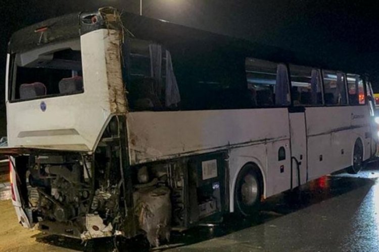 Kuzey Marmara Otoyolu'nda yolcu otob&uuml;s&uuml; devrildi