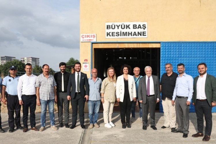 Başkan Şadi &Ouml;zdemir, kurban pazarını gezdi