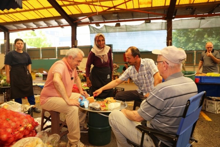 &Uuml;retici pazarlarıyla hem &ccedil;ift&ccedil;i hem Nil&uuml;ferli kazanıyor