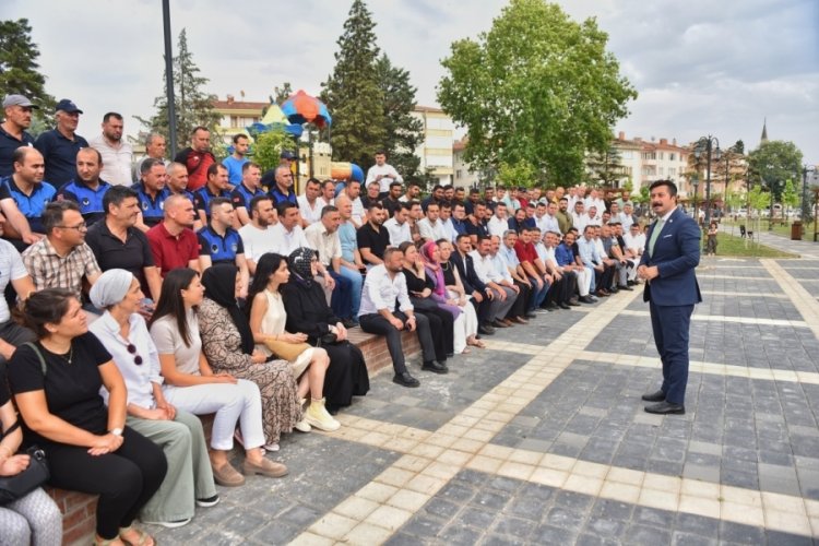 Başkan &Ouml;zel belediye personeliyle bayramlaştı