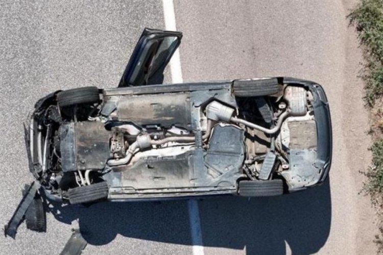 Kırıkkale'de hafif ticari araca &ccedil;arpan otomobil tam 175 metre s&uuml;r&uuml;klendi