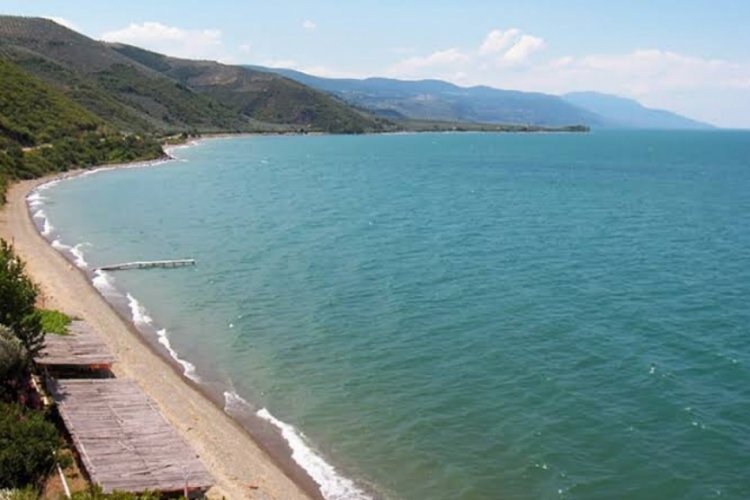 Bursa'da İznik G&ouml;l&uuml;'n&uuml;n bazı b&ouml;lgelerinde suya girmek yasaklandı