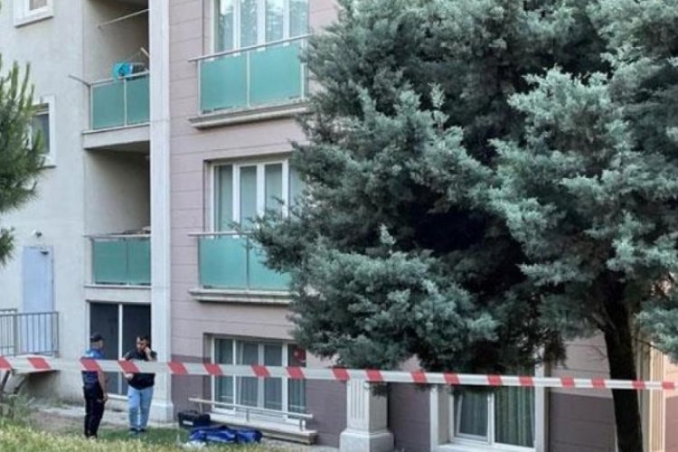 İstanbul'da balkonunun lambasını değiştirirken dengesi kaybeden komiser aşağı d&uuml;şt&uuml;
