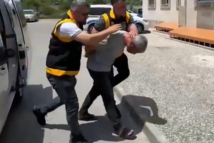 Adana'da 19 yıl hapis cezasıyla aranan firari, kurban pazarında yakalandı