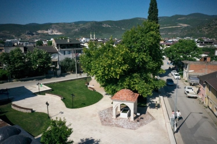 Osmanlı'nın ilk m&uuml;derrisinin mezarının yeri tescillenerek &ccedil;evresi d&uuml;zenlendi