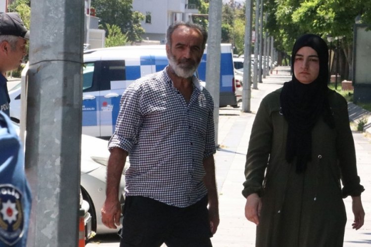 Kayseri'de Atat&uuml;rk Anıtı'na baltayla saldıran 2 kişi g&ouml;zaltına alındı