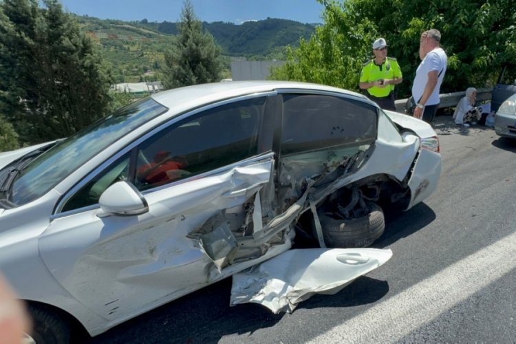 6 aracın karıştığı zincirleme kaza: 6 yaralı