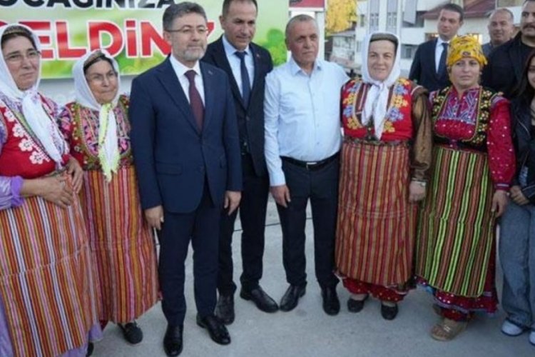 Bakan Yumaklı, Kastamonu'da halk ile bayramlaştı