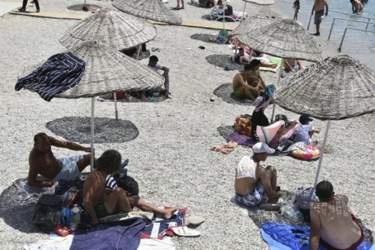 Deniz sezonu a&ccedil;ıldı, şezlonglar otel fiyatlarıyla yarışıyor!