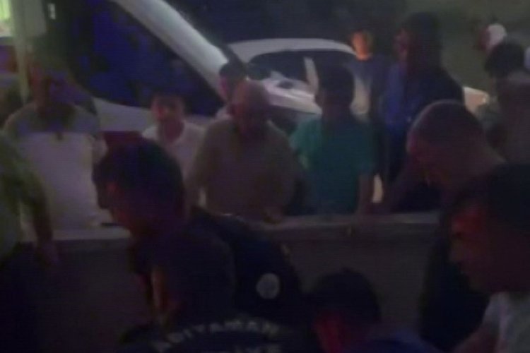 Adıyaman'da k&uuml;&ccedil;&uuml;k &ccedil;ocuk elini kaptırdığı kıyma makinesiyle ameliyata alındı