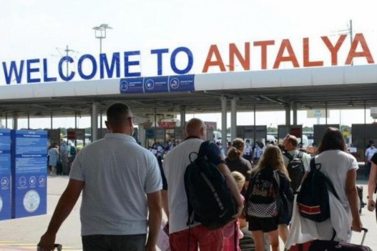 Antalya ve İstanbul havalimanları zirvede