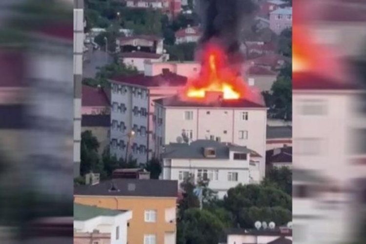 İstanbul'da 5 katlı binanın &ccedil;atısı cayır cayır yandı