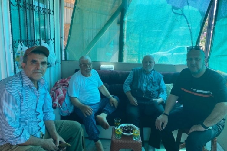 Bursa B&uuml;y&uuml;kşehir Belediye CHP Meclis &Uuml;yelerinden evi yanan Avşar ailesine ziyaret