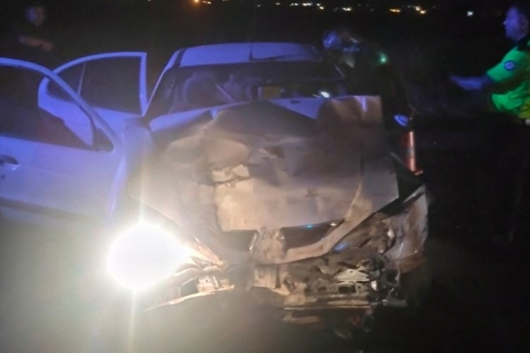 Diyarbakır'da iki otomobilin &ccedil;arpıştığı kazada 4 kişi yaralandı