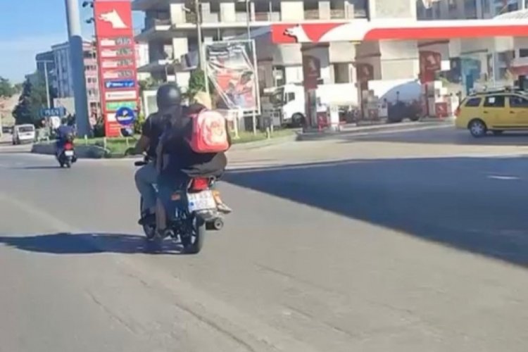 Bursa'da otomobil bagajında 3 kişi ile motosiklete binen 4 kişi ise &ouml;l&uuml;me davetiye &ccedil;ıkardı