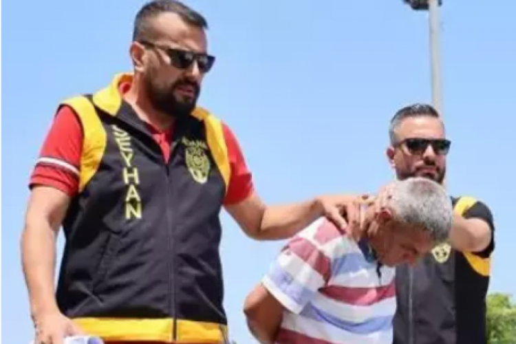 Evinde cephanelik &ccedil;ıktı! 'Silahları kim koydu bilmiyorum' dedi