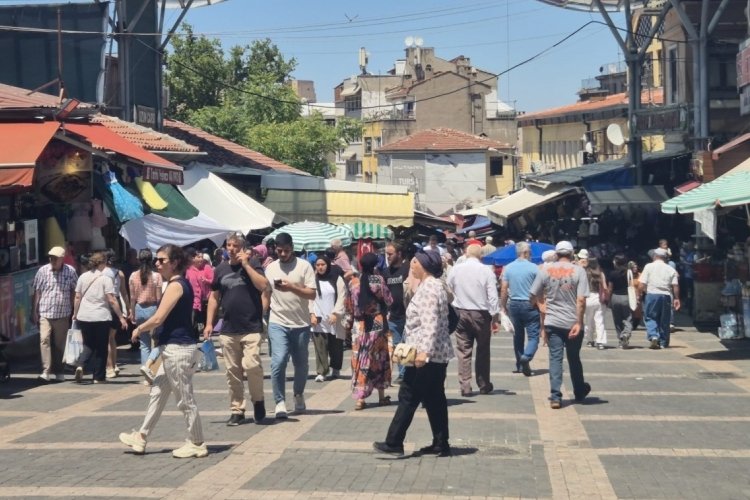 Bursa'da &ccedil;arşıda yoğunluk dikkat &ccedil;ekti!