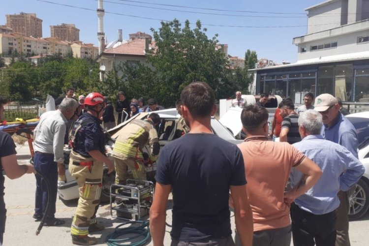 Ankara'da trafik kazası: 1 &ouml;l&uuml;, 3 yaralı