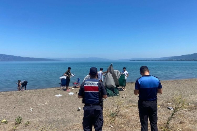 Bursa'da jandarmadan sahillere d&uuml;zensiz &ccedil;adır operasyonu&nbsp;