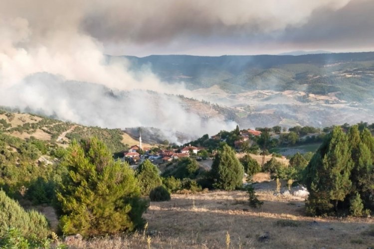 Bursa'daki orman yangını köyleri tehdit ediyor