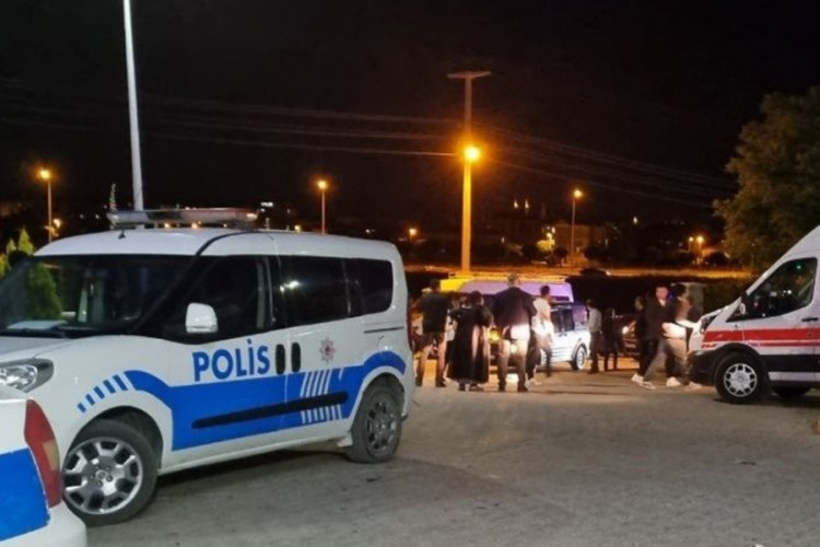 Yorgun merminin isabet ettiği 2 kişi yaralandı