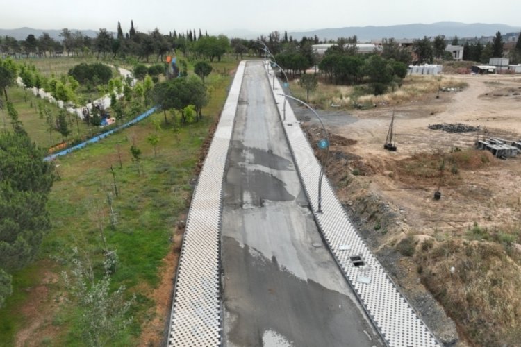 Gebze Millet Bah&ccedil;esinin yol &ccedil;alışmaları son s&uuml;rat devam ediyor