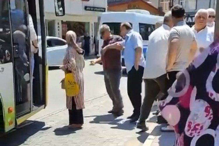 Bursa'da otob&uuml;ste yolcu almama kavgası