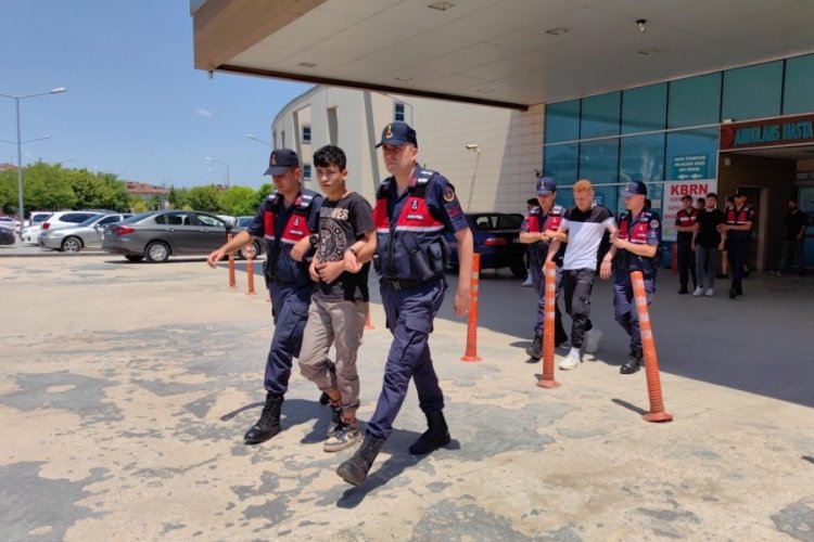 Bursa'da Suriye uyruklu 11 ka&ccedil;ak g&ouml;&ccedil;men yakalandı