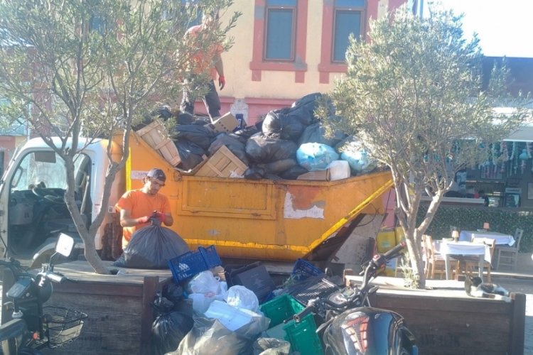 Balıkesir'de 24 saat! Binlerce poşet poşet &ccedil;&ouml;p toplandı