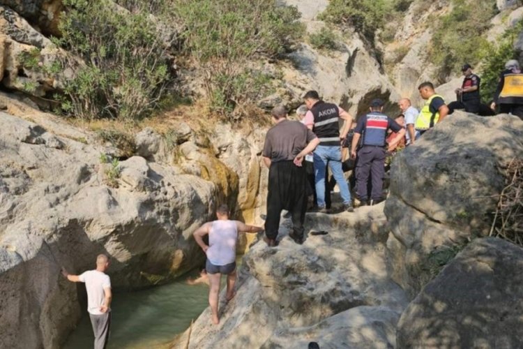 Serinlemek i&ccedil;in girdi, acı haberi geldi