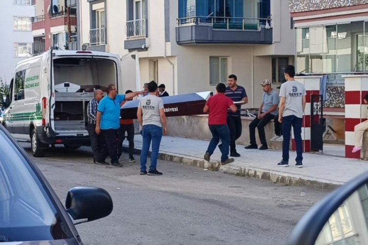 Torunu, yaşlı kadını balkonda &ouml;l&uuml; olarak buldu