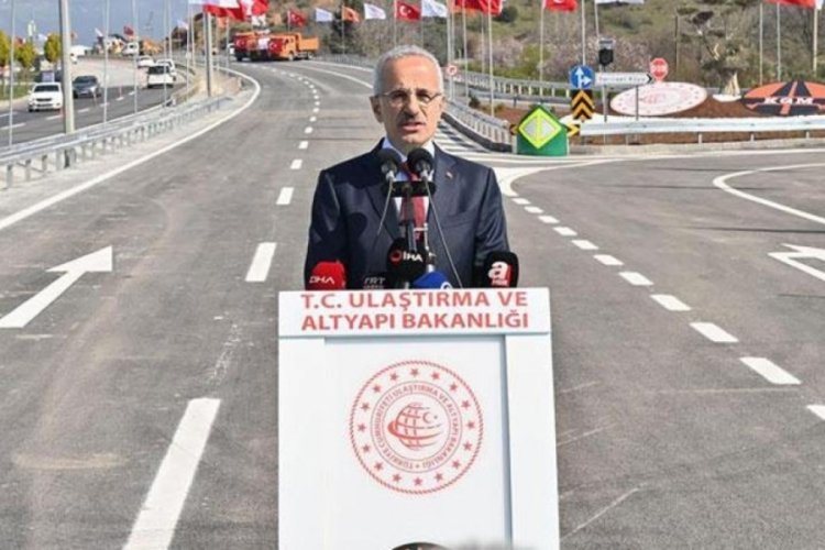 Bakan Uraloğlu a&ccedil;ıkladı: Otoyollardan 21 milyon 67 bin 377 ara&ccedil; ge&ccedil;ti